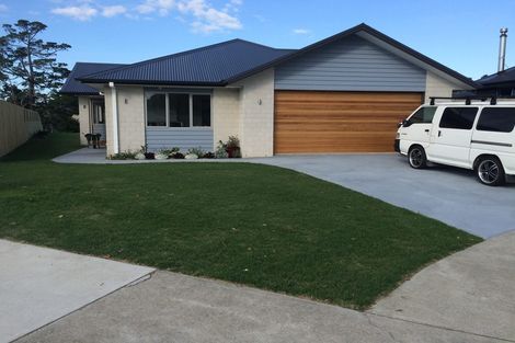 Photo of property in 150 Oteki Park Drive, Welcome Bay, Tauranga, 3112