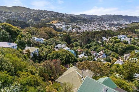 Photo of property in 25 Sutherland Crescent, Melrose, Wellington, 6023