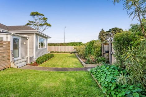 Photo of property in 147 Tasman Street, Opunake, 4616