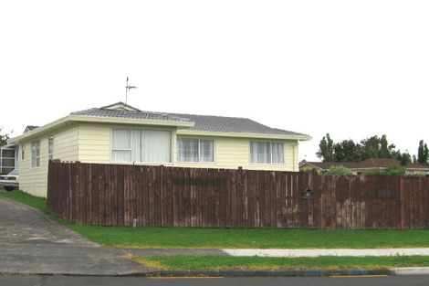 Photo of property in 1/69 Luanda Drive, Ranui, Auckland, 0612