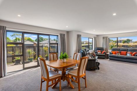 Photo of property in 24 Barry Curtis Place, Levin, 5510