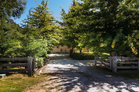 Photo of property in 20 Mountain View Road, Dalefield, Queenstown, 9371