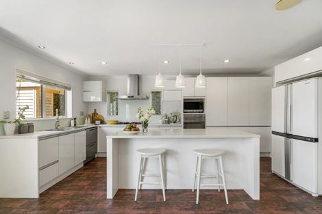 Photo of property in 17 Witton Place, Schnapper Rock, Auckland, 0632