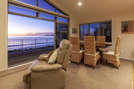 Photo of property in 52 The Parade, Paekakariki, 5034