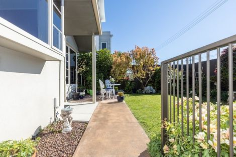 Photo of property in 82 Charles Street, Westshore, Napier, 4110