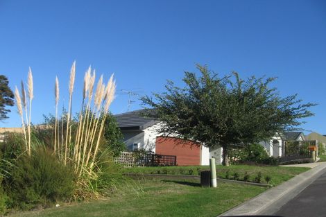 Photo of property in 4 Petrel Lane, Whitby, Porirua, 5024