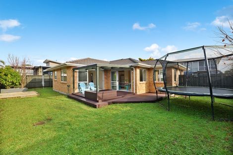 Photo of property in 106c Simpson Road, Henderson Valley, Auckland, 0614