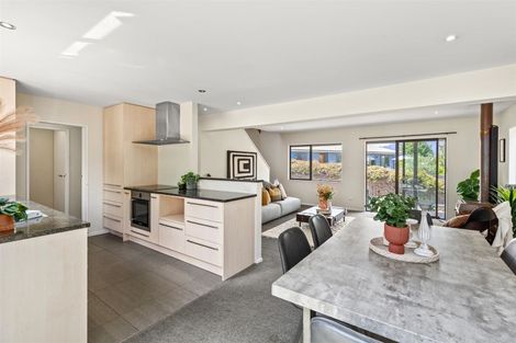 Photo of property in 9 Larch Court, Kelvin Heights, Queenstown, 9300