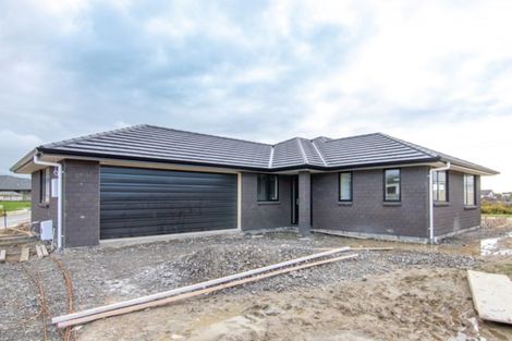 Photo of property in 23 Monaco Grove, Fitzherbert, Palmerston North, 4410