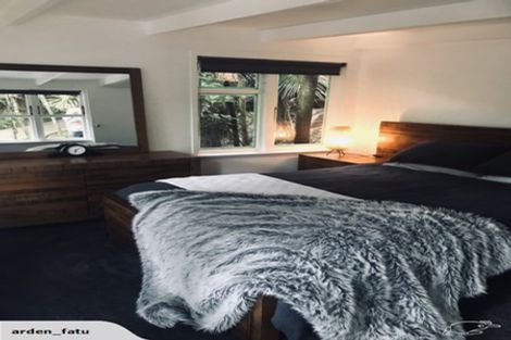 Photo of property in 160 Laingholm Drive, Laingholm, Auckland, 0604