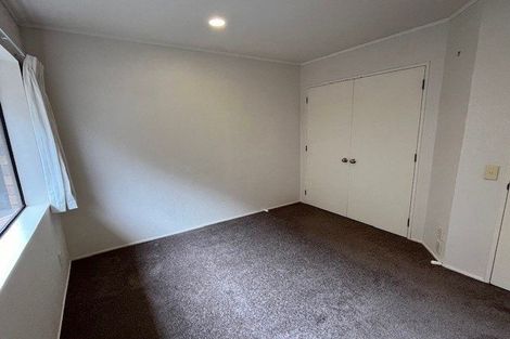 Photo of property in 2/31 Crescent Hills Court, Northpark, Auckland, 2013
