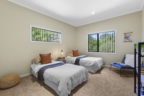 Photo of property in 92 Govett Avenue, Frankleigh Park, New Plymouth, 4310