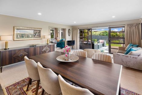 Photo of property in 28 Johnstone Drive, Fitzherbert, Palmerston North, 4410