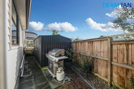 Photo of property in 73a Granville Drive, Massey, Auckland, 0614