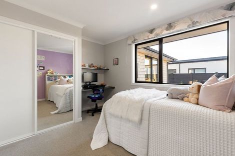 Photo of property in 32 Hugo Shaw Drive, Cambridge, 3434