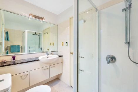 Photo of property in 2/19a Seaview Road, Castor Bay, Auckland, 0620