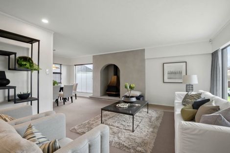 Photo of property in 14 Fielding Crescent, Farm Cove, Auckland, 2012