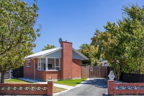 Photo of property in 19 Martbern Crescent, Bishopdale, Christchurch, 8053