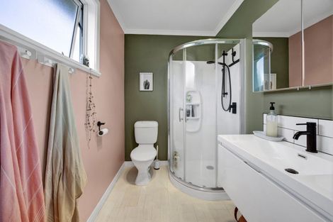 Photo of property in 9 Omata Road, Westown, New Plymouth, 4310