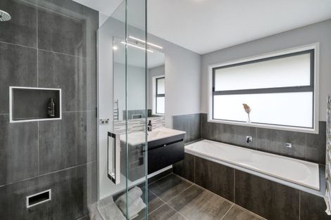 Photo of property in 86 Pakanga Grove, Pyes Pa, Tauranga, 3112