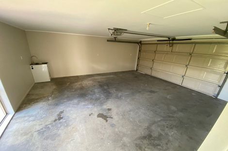 Photo of property in 18 Newbegin Place, Weymouth, Auckland, 2103