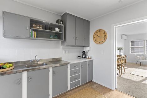 Photo of property in 2/4 Cecil Road, Milford, Auckland, 0620