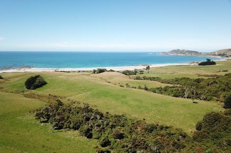Photo of property in 290 The Nuggets Road, Ahuriri Flat, Kaka Point, 9271