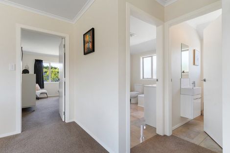 Photo of property in 6 Madison Street, Carterton, 5713