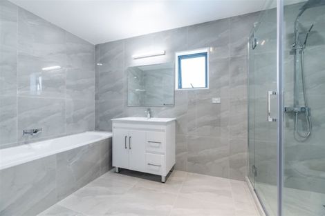 Photo of property in 18b Riverpark Crescent, Henderson, Auckland, 0610