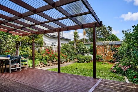 Photo of property in 25 Mahoe Street, Eastbourne, Lower Hutt, 5013