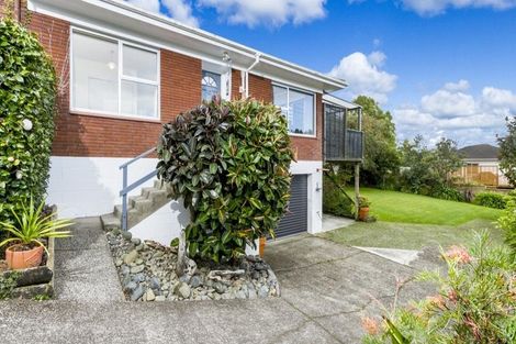 Photo of property in 2/8 Phillipa Place, Browns Bay, Auckland, 0630