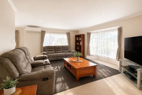 Photo of property in 18 Naul Place, East Tamaki Heights, Auckland, 2016