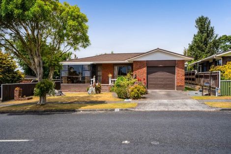 Photo of property in 14 Poplar Grove, Whalers Gate, New Plymouth, 4310