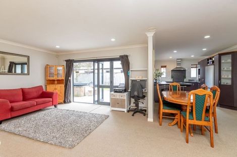 Photo of property in 20 Ravenscourt Place, Huntington, Hamilton, 3210