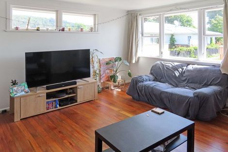 Photo of property in 2/49 Ward Street, Trentham, Upper Hutt, 5018