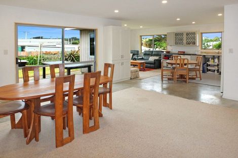 Photo of property in 4 Muritai Grove, Himatangi Beach, Foxton, 4891