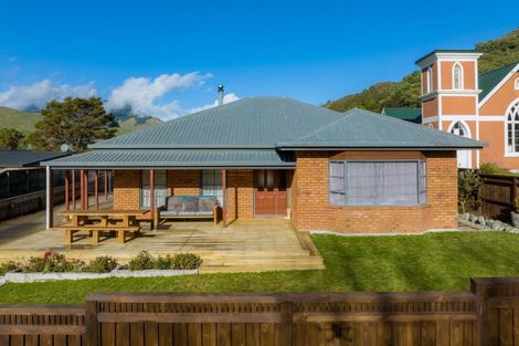 Photo of property in 17 Lawrence Street, Havelock, 7100