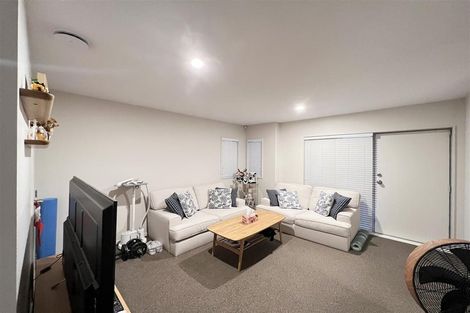 Photo of property in 9 Divide Loop, Takanini, 2112