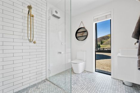 Photo of property in 236 Hawksburn Road, Nevis, Cromwell, 9384