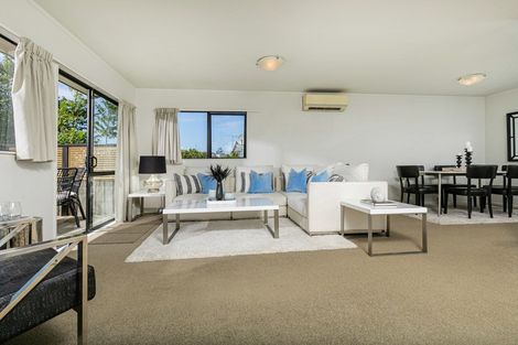 Photo of property in 2/150 Arran Road, Browns Bay, Auckland, 0630