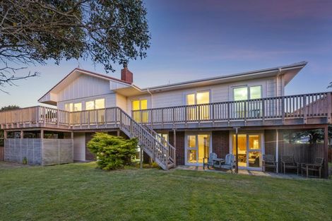 Photo of property in 7 Nuhaka Place, Paraparaumu Beach, Paraparaumu, 5032