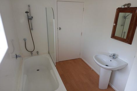 Photo of property in 1/10 Mckelvey Place, Tawa, Wellington, 5028