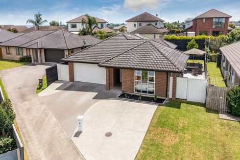 Photo of property in 39 Sunningdale Street, Wattle Downs, Auckland, 2103