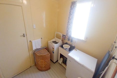 Photo of property in 17 Half Mile Road, Tuatapere, 9620