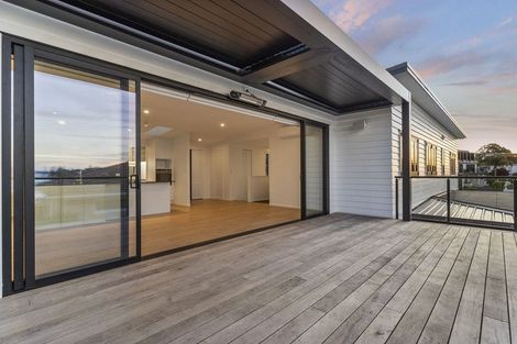 Photo of property in 1 Rangitoto View Road, Cockle Bay, Auckland, 2014