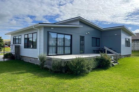 Photo of property in 19 Sunset Drive, Baylys Beach, Dargaville, 0377