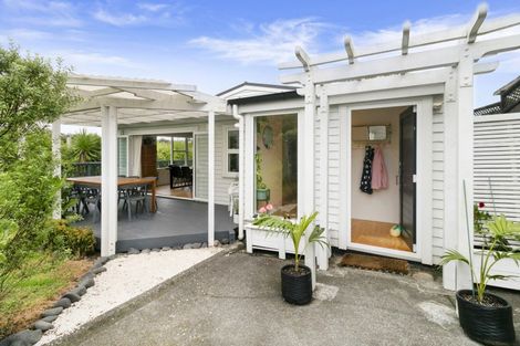 Photo of property in 12 Park Hill Road, Birkenhead, Auckland, 0626