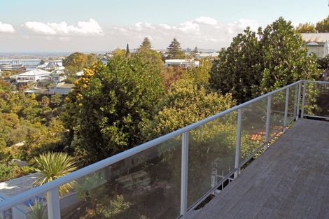 Photo of property in 16 Lighthouse Road, Bluff Hill, Napier, 4110