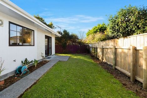 Photo of property in 16 Rossiter Street, Tawa, Wellington, 5028