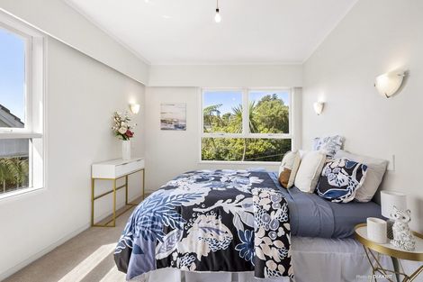 Photo of property in 54 Homewood Crescent, Karori, Wellington, 6012